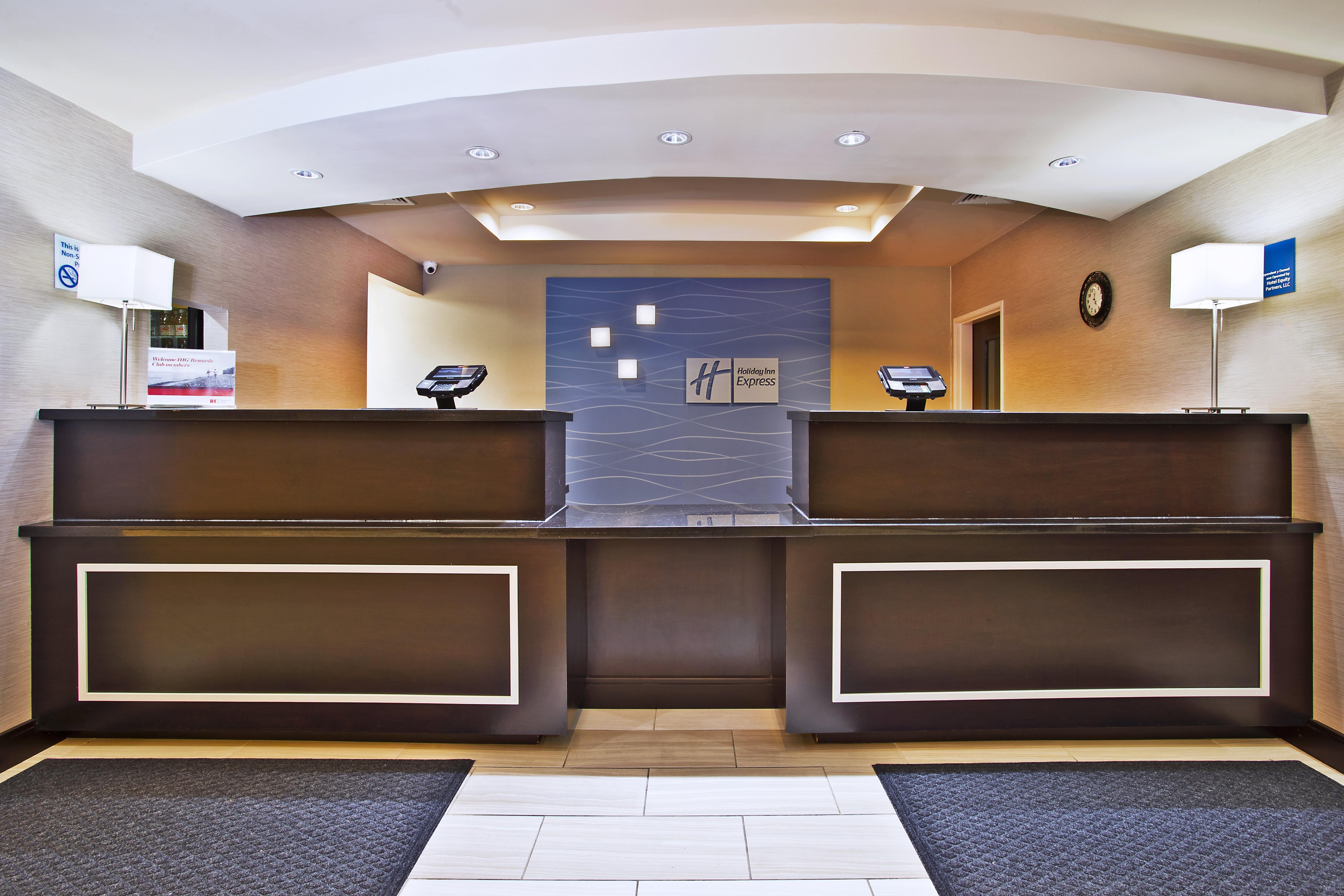 Holiday Inn Express & Suites Springfield By Ihg Exteriör bild